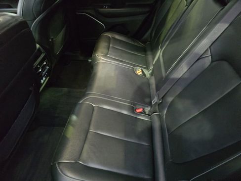 Used 2022 Jeep Grand Cherokee Limited image 13