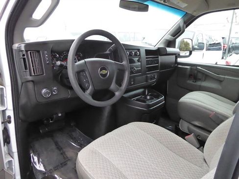 Used 2017 Chevrolet Express 2500 LT w/ LT Preferred Equipment Group image 14