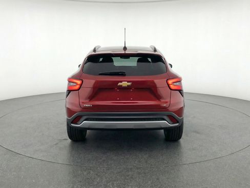 Used 2025 Chevrolet Trax LT image 7