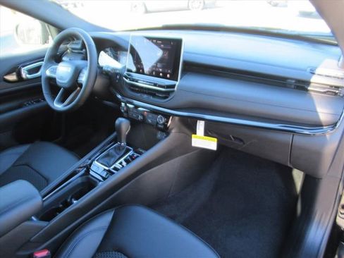 New 2026 Jeep Compass Latitude AWD/4WD image 10
