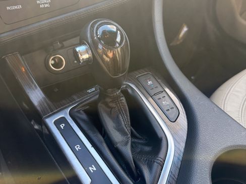 Used 2011 Kia Optima EX w/ Premium Pkg FWD image 15