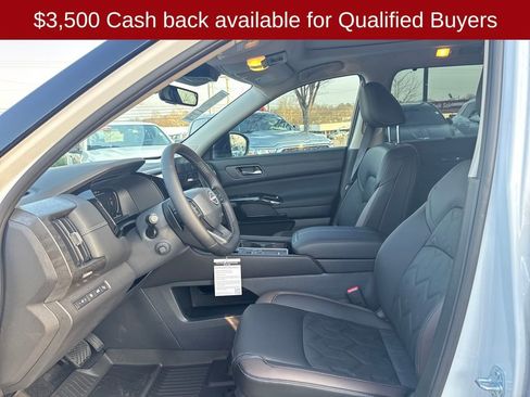 New 2026 Nissan Pathfinder Platinum w/ Cargo Package FWD image 10