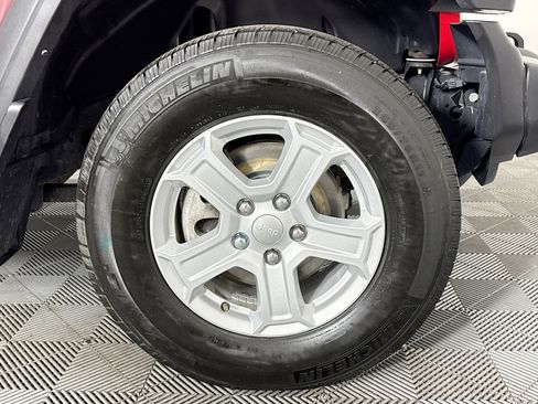 Used 2021 Jeep Wrangler Sport S image 27