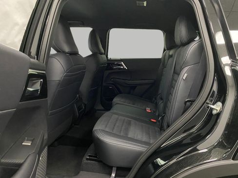 New 2026 Mitsubishi Outlander LE AWD/4WD image 28