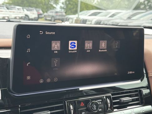 New 2026 Nissan Pathfinder Platinum w/ Accent Package FWD image 5