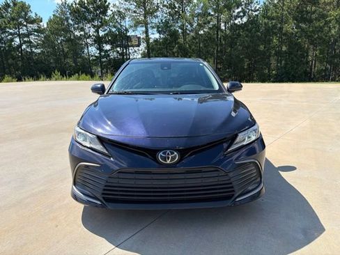 Used 2021 Toyota Camry LE w/ Convenience Package FWD image 2