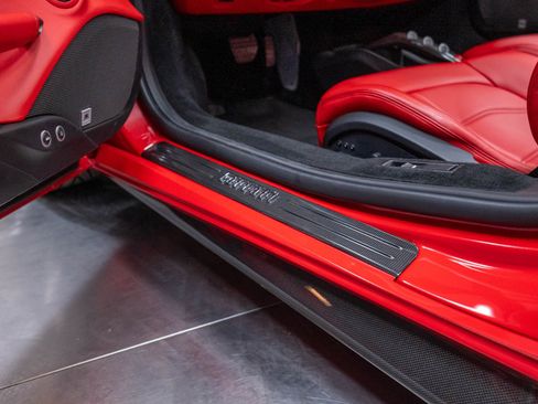 Used 2018 Ferrari 488 Spider RWD image 9