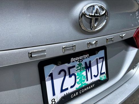 Used 2019 Toyota Camry LE FWD image 33