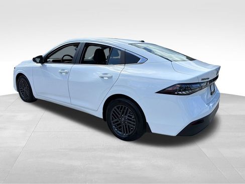 New 2026 Nissan Sentra SV w/ Floor Mat Package FWD image 5