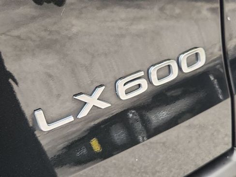 Used 2024 Lexus LX 600 4WD w/ Premium Package image 33