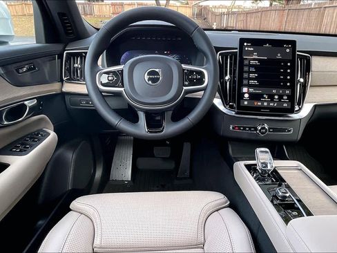 New 2026 Volvo XC90 T8 Ultra image 15