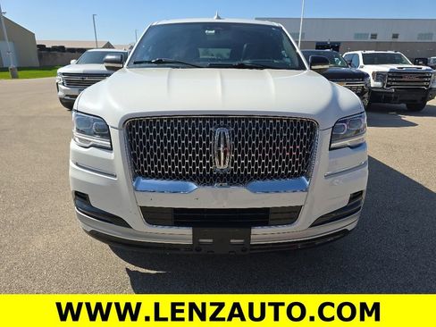 Used 2022 Lincoln Navigator L Reserve AWD/4WD image 2