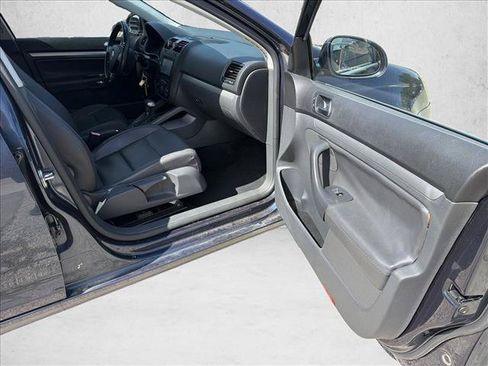Used 2009 Volkswagen Jetta SE FWD image 21
