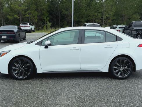 Used 2025 Toyota Corolla SE FWD image 5