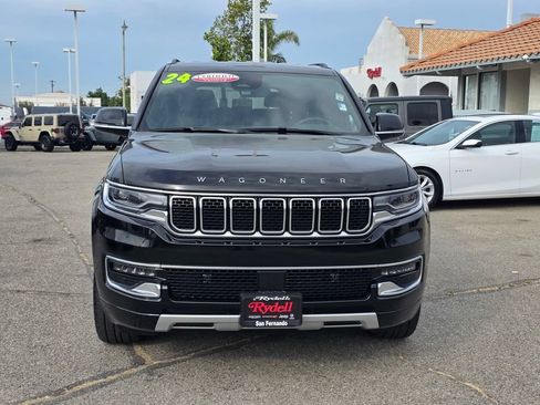 Used 2024 Jeep Wagoneer L Series II w/ Flexible Seating Group AWD/4WD image 2
