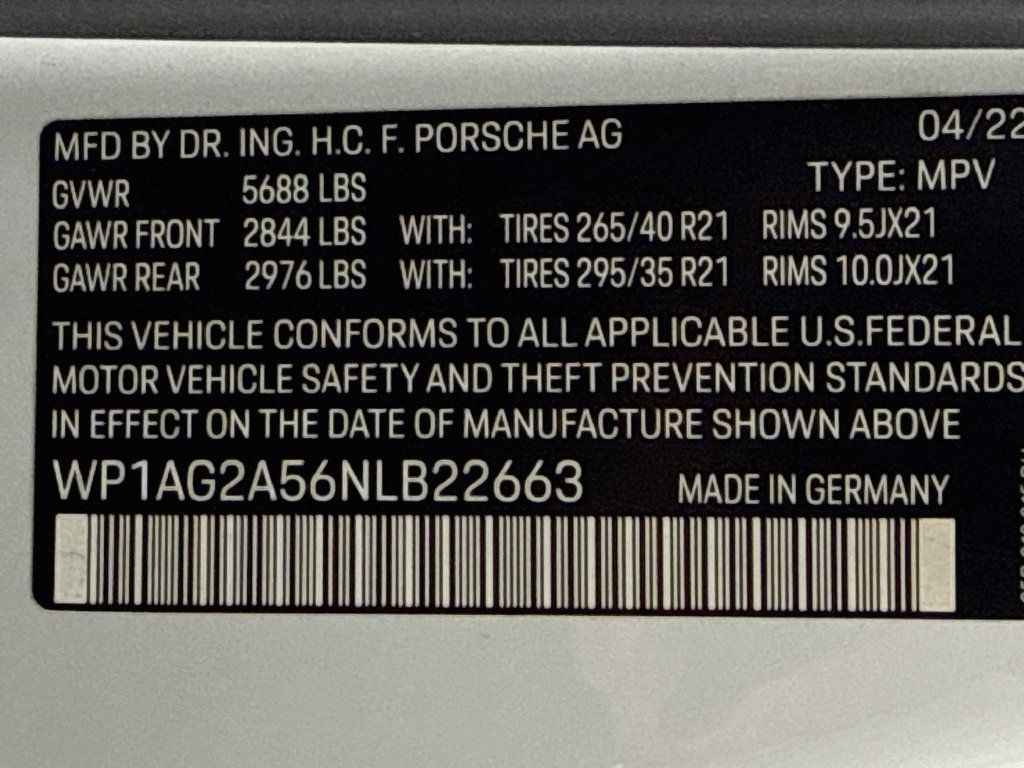 Certified 2022 Porsche Macan S AWD/4WD image 34