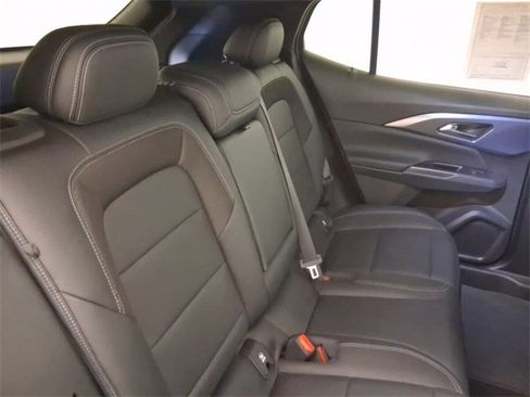 Used 2025 Chevrolet Equinox EV LT w/ Convenience Package image 16