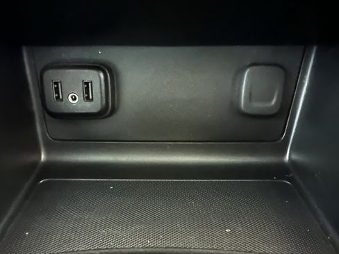 Used 2020 Chevrolet Colorado LT image 45