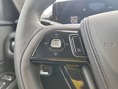 Used 2025 Lincoln Aviator AWD image 31