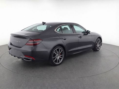 Used 2025 Genesis G70 2.5T RWD image 9
