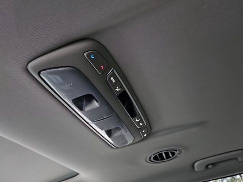 Used 2023 Kia Telluride EX image 16