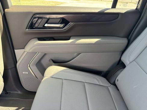 New 2026 GMC Yukon XL Elevation w/ Elevation Premium Package AWD/4WD image 17