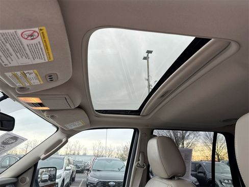 Used 2012 Ford Expedition Limited image 19