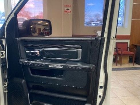 Used 2017 RAM 1500 Limited image 14