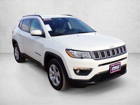 Used 2018 Jeep Compass Latitude w/ Popular Equipment Group AWD/4WD image 6