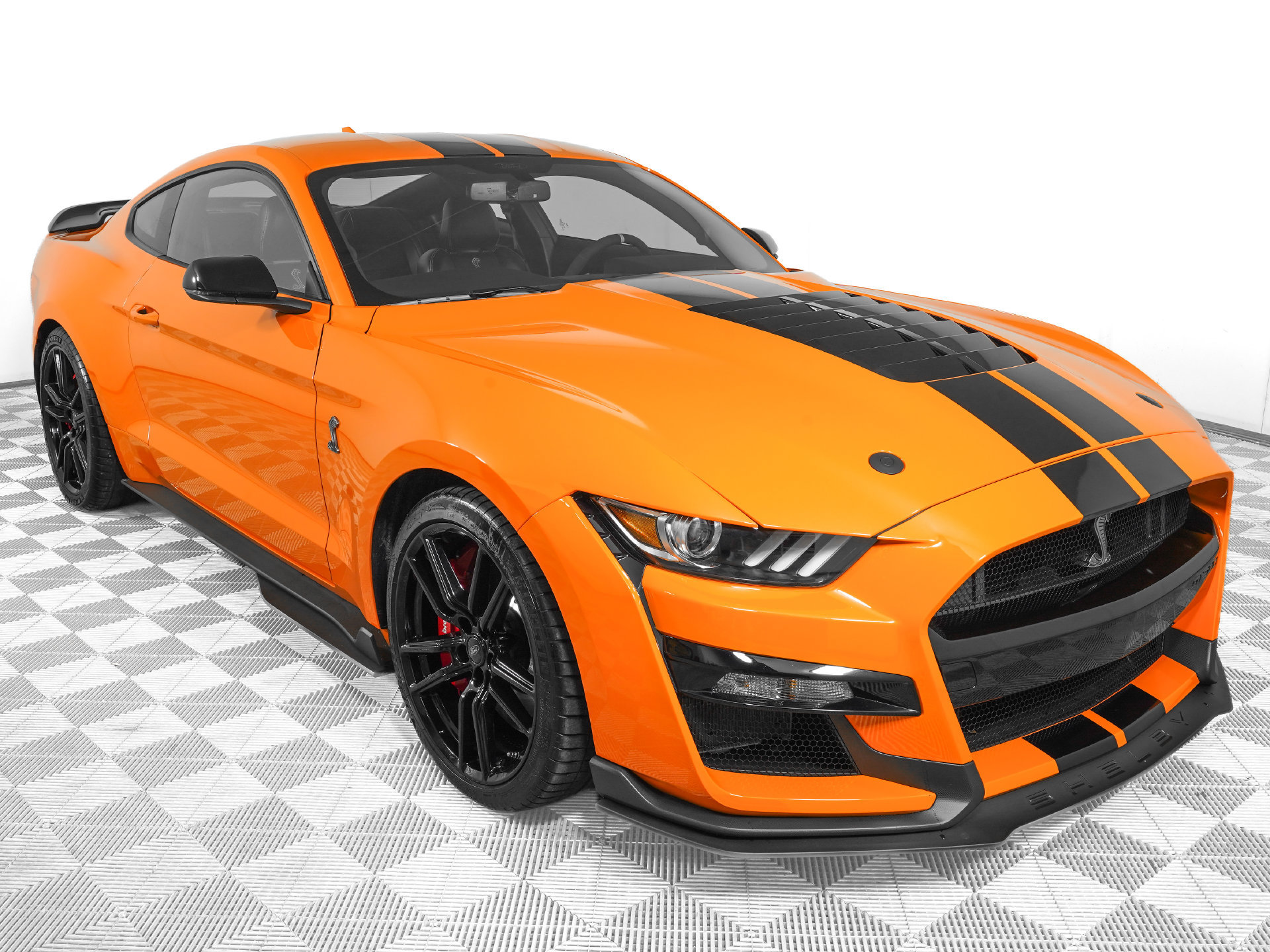 Used 2021 Ford Mustang Shelby GT500 w/ Technology Package RWD image 3