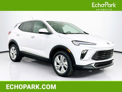 Used 2025 Buick Encore GX Preferred AWD/4WD image 1