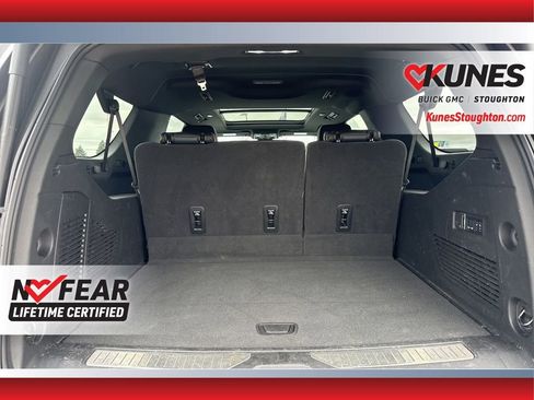 Used 2025 GMC Yukon XL AT4 image 42