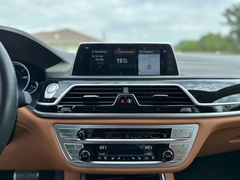 Used 2018 BMW 750i xDrive AWD/4WD image 36