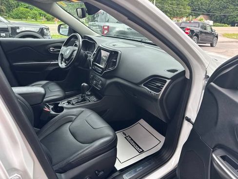 Used 2019 Jeep Cherokee Limited AWD/4WD image 9