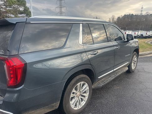 Used 2021 GMC Yukon SLT w/ SLT Premium Package image 8