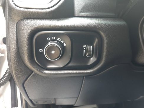 Used 2022 RAM 3500 Tradesman w/ Chrome Appearance Group AWD/4WD image 28