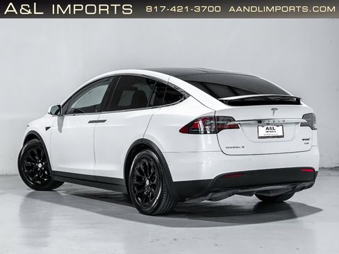 Used 2018 Tesla Model X 75D image 24