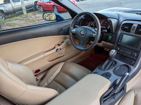 Used 2007 Chevrolet Corvette Convertible w/ Preferred Equipment Group image 19