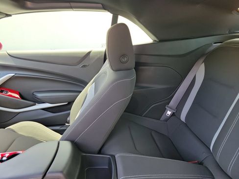 Used 2017 Chevrolet Camaro SS RWD image 16