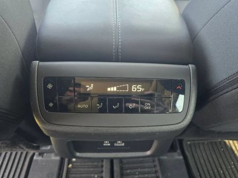 Used 2024 Nissan Pathfinder SV w/ SV Premium Package FWD image 30