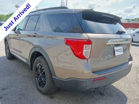 Used 2021 Ford Explorer XLT AWD/4WD image 5