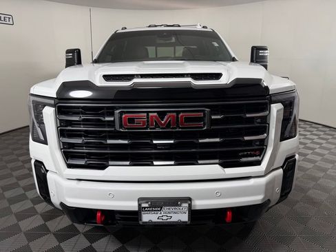 Used 2025 GMC Sierra 2500 AT4 AWD/4WD image 9