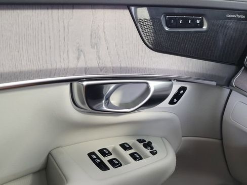 New 2026 Volvo XC90 B6 Ultra w/ Protection Package AWD/4WD image 26