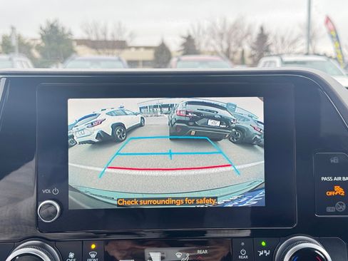 Used 2023 Toyota Highlander LE image 22