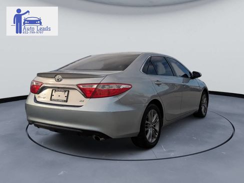 Used 2016 Toyota Camry SE image 5