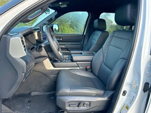 Used 2025 Toyota Tundra SR5 w/ SR5 Premium Package AWD/4WD image 11