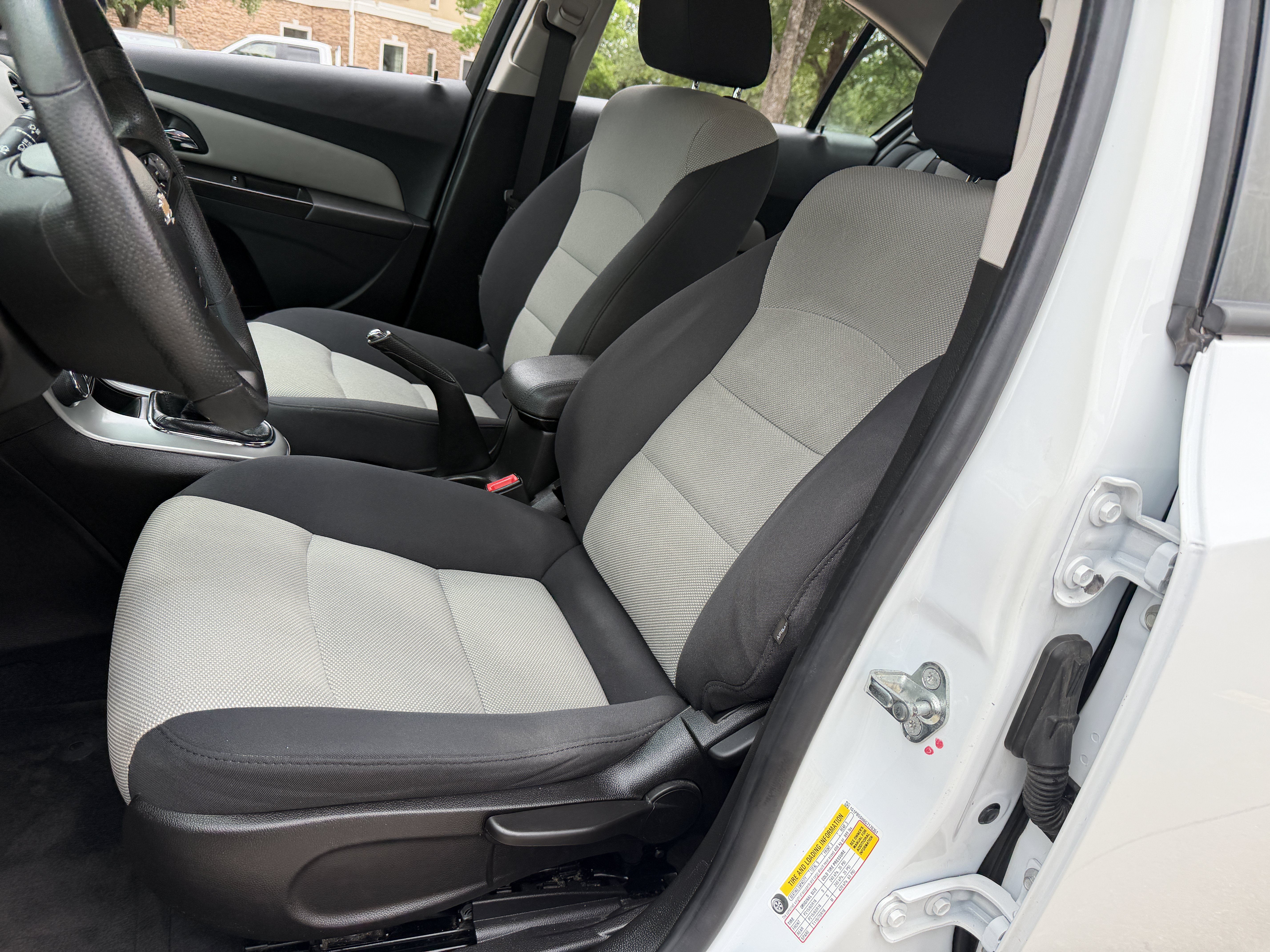 Used 2016 Chevrolet Cruze LS FWD image 19