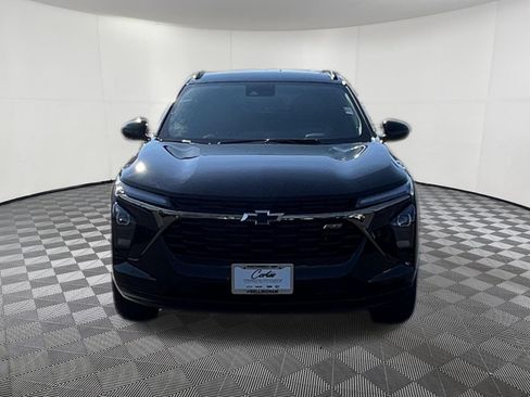 Used 2026 Chevrolet Trax RS FWD image 2
