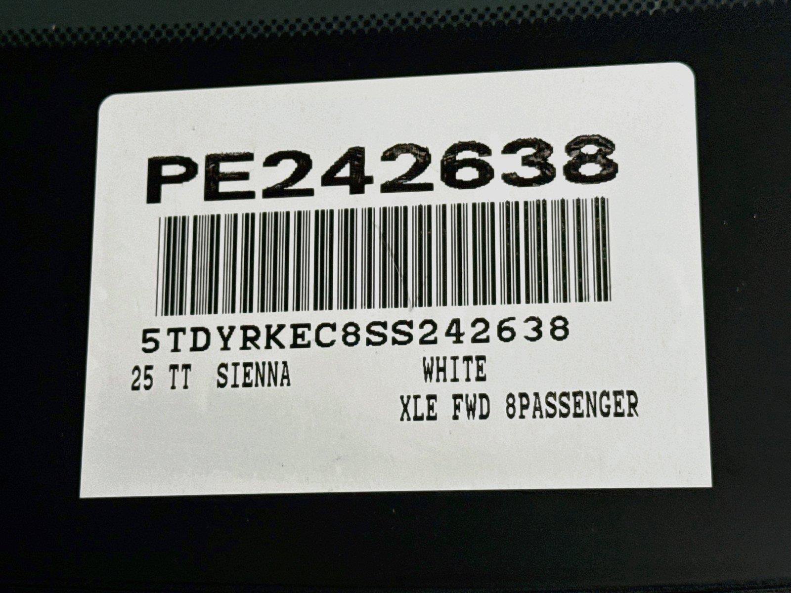 Certified 2025 Toyota Sienna XLE FWD image 45