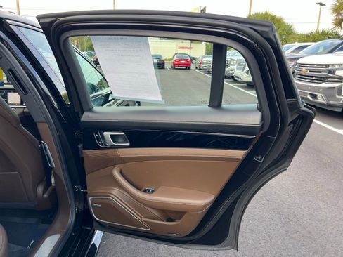 Used 2018 Porsche Panamera 4S image 61